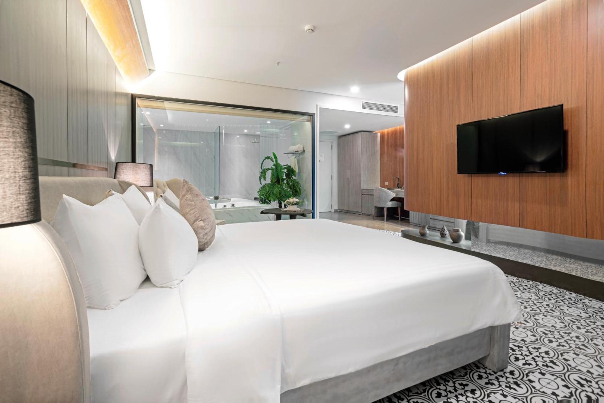 Suite Junior Có Ban Công Nhìn Ra Biển